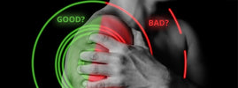 Main serrant une épaule douloureuse, cercles verts et rouges illustrant l'inflammation aiguë ou chronique par SANUSq Health