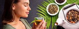 Femme savourant une tisane apaisante entourée de plantes, évoquant le sommeil — SANUSq Health