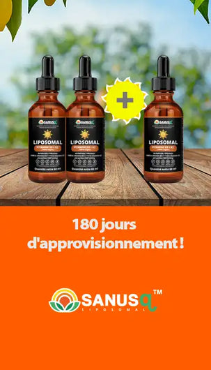 Trois bouteilles de vitamine D3+K2 liposomale avec réduction de 10% offrant approvisionnement de 180 jours sur fond tropical