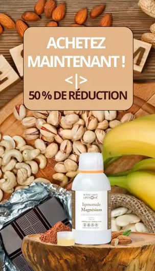 Flacon de complément alimentaire avec des noix, des bananes et un texte sur fond de bois - Réduction de 50 % sur le magnésium liposomal